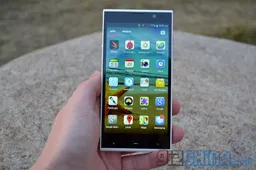 iNew V3 plus comes with 2GB RAM and octacore processor for only $160