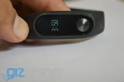 Xiaomi Mi Band 2 Review: The best just got better