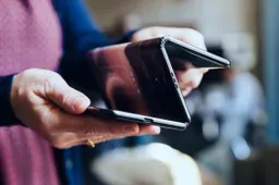 Samsung will release a dual-fold smartphone this year