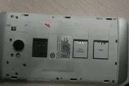 China Unicom HTC One spotted with dual-sim and SD card support
