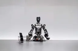 Watch Humanoid Robot Engage in Human-like Conversations