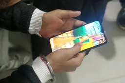 Samsung's upcoming Galaxy M20 early review heaps praises on the battery life