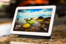 Google Assistant’s Ambient Mode turns your smartphone into smart display