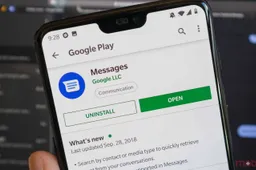 Google Messages is testing the floating conversation bubbles