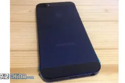 Exclusive: GooPhone i5 Hands on photos