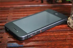 GooPhone I5 is the world’s first Android iPhone 5 clone