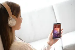 LG Q8 finally hits stores in Korea, Q6 will follow next week