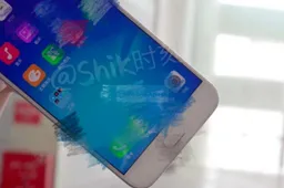 Oppo R11 photos leak, show its silver color variant