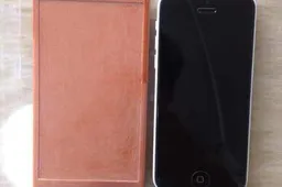 Alleged HTC One successor glimpsed in 3D print