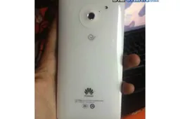 More Huawei Ascend D2 photos leaked!