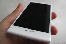 Leaked: Huawei Ascend P6 first hands on photos!