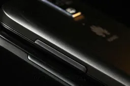 Purported leaked photo of the Huawei Ascend P8