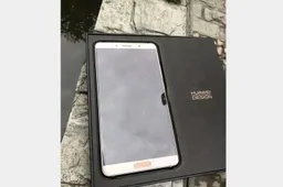 First Out-Of-The-Box Images Of Huawei Mate 10 Surface Online Hours Before Launch