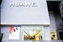 Huawei opens its first authorized store plus in NW China