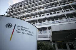 US threatens to cut intelligence sharing with Germany over refusal to ban Huawei