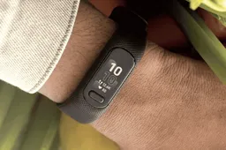 Garmin vivosmart 5 launched: OLED screen and $150 price tag