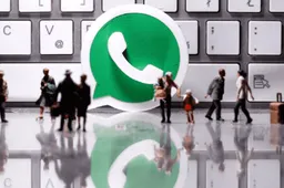 WhatsApp now allows group calls with up to 32 people