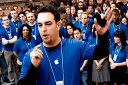 Apple employees want to keep #StayAtHome compliant