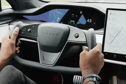 Tesla Model S: Steering Yokes disintegrate after just 10,000 miles