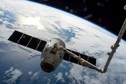 SpaceX launches Dragon spacecraft to send suppliers to ISS