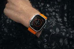 Apple Watch Ultra with microLED display will come only in 2025