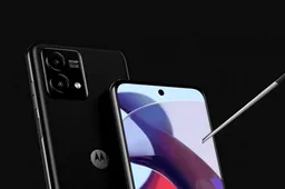 Moto G Stylus 2023 poses in leaked render