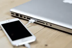 How to Connect an iPhone to a Mac Wirelessly or Via Cable
