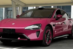 Xiaomi SU7 in Brilliant Magenta Spotted in a Parking Lot