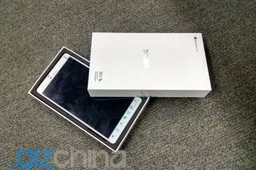 Cube WP10 is a big phablet that runs Windows 10 Mobile