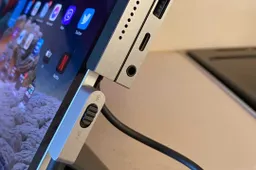 Baseus Bend Angle Type-C HUB: must have tool for your iPad