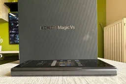 Honor Magic Vs review: Foldable beauty, magic beast
