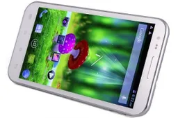 iNew I2000 comes with 5.8-inch 720 display and 5 mega-pixel front camera