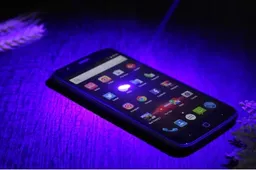 Vernee Thor fights with a laser pointer