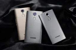 Doogee F5 will be available in “Gentleman Gray” and 2 other colours