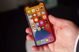 iOS 14.2.1: Apple fixes the annoying iPhone 12 mini touchscreen issue