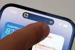 The iPhone Notch Is 20 Years Old. Apple Still Hasn't Killed It.