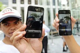 iPhone 4 Scalpers Making Money