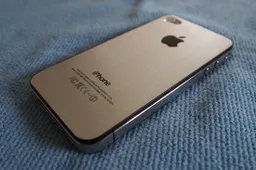 Chinese Apple Shoppers Told iPhone 5 Is Coming Next Month