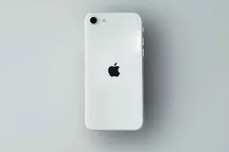 iPhone SE 2020 vs iPhone 8: camera and performance test comparison