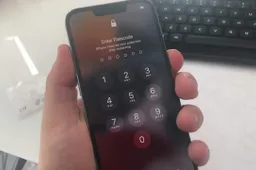 Reports of Thieves Spying on iPhone Passcodes, Apple Advice Users on How to Keep their iPhones Safe from Spies