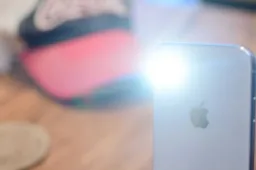 Apple patented an external flash for the iPhone