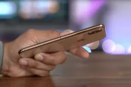 iPhone XS Is Not Water-Resistant, A User Complains Of Not Getting Replacement