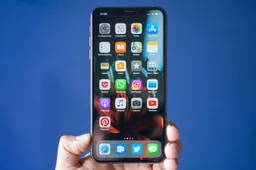 Apple's latest patent hints a different iPhone design in the future