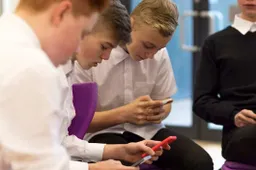 Best Smartphones For Students: What Models Do Students Look For In Summer?