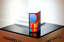 The 55W SuperCharge system will remain exclusive to the Huawei Mate X