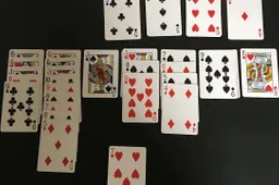 3 Best Solitaire websites to play at when you are bored