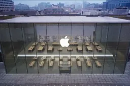 Apple foldable device patent exposure: uses a removable bezel to prevent display creases