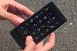 Bluboo Xtouch drop tests show the power of triple screen protection