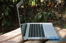 Truly Amazing Macbook Air Knock Off Shows Up in the Metal!