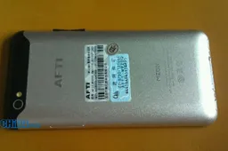 Single-core MEOX iPhone 5 Wannabe on sale, MT6577 on the way! Video